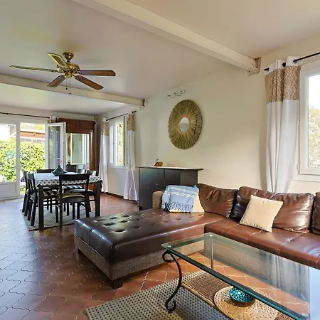 Atypique, Cabanon Bord De Holiday home Hyeres