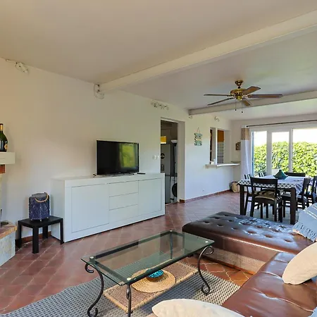 Atypique, Cabanon Bord De Holiday home Hyeres