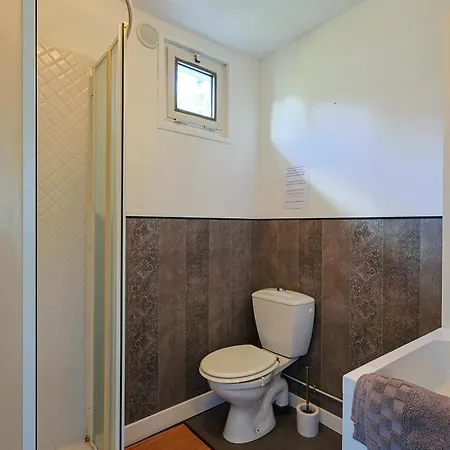 Atypique, Cabanon Bord De