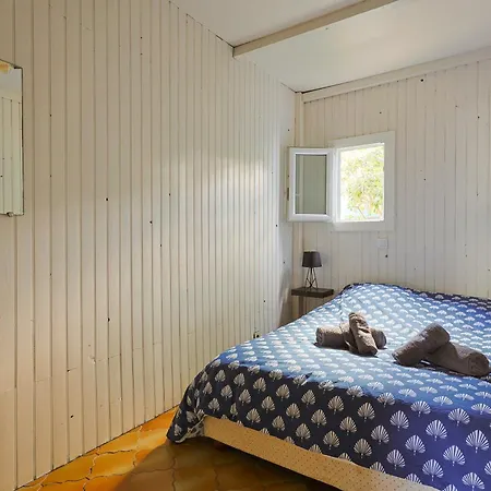 Atypique, Cabanon Bord De * Hyeres