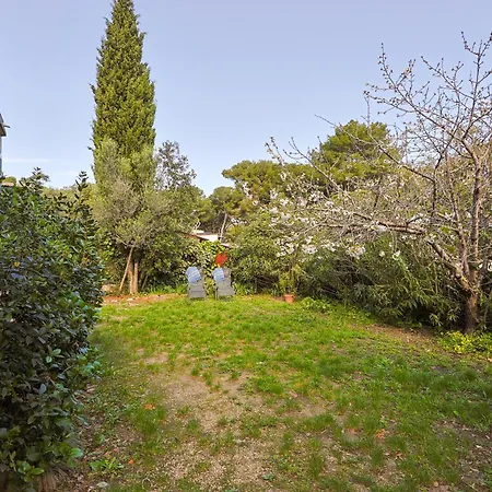 Atypique, Cabanon Bord De Holiday home *