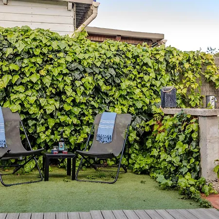 Atypique, Cabanon Bord De Holiday home Hyeres