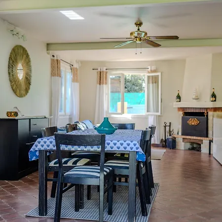 Vakantiehuis Atypique, Cabanon Bord De